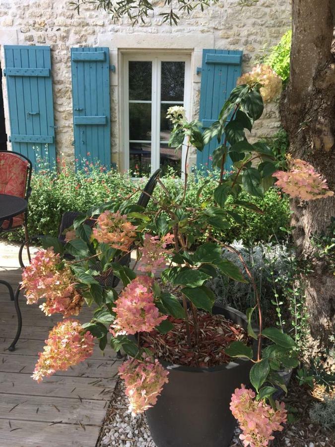 Bed and Breakfast La Chaumeauniere Aigrefeuille-dʼAunis Exterior foto