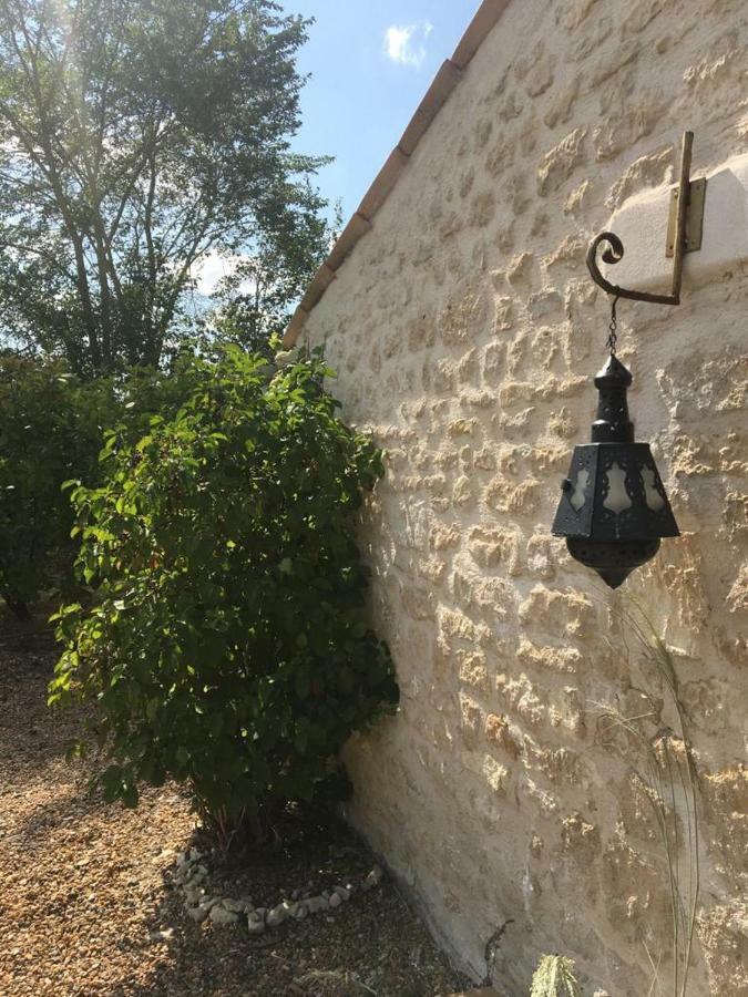 Bed and Breakfast La Chaumeauniere Aigrefeuille-dʼAunis Exterior foto